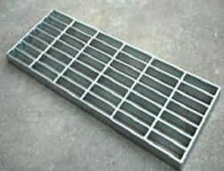 廠家生產(chǎn)鍍鋅鋼格板,樓梯踏步板,t1,t2,t3,t4踏步板 朗順